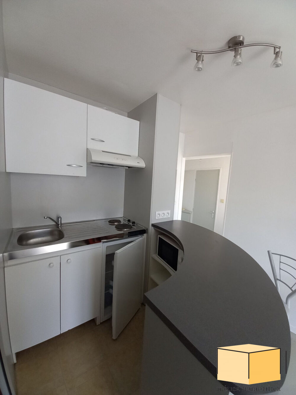 Location Appartement 1 pièces, meublé, centre ville de BELLEY (01300) Belley