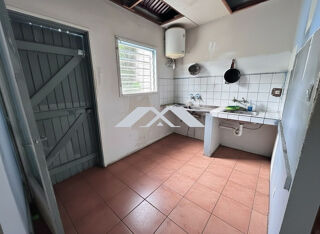 Vente Maison Maison T2 à rénover + garage Saint-Benoît Saint-benoît