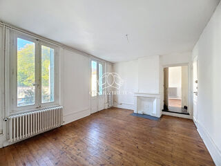  Immeuble à vendre 240 m² Sury-le-comtal