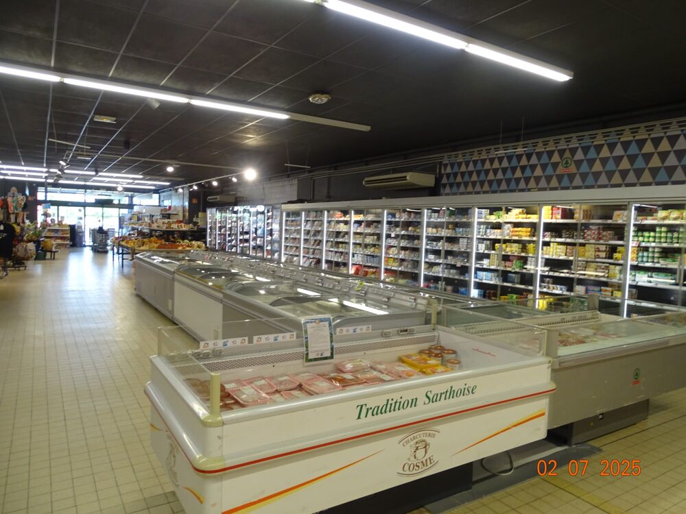   SUPERMARCHE 510 M2 / TRES BON ETATS 