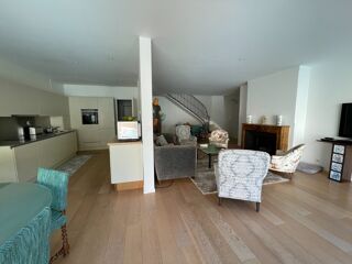  Maison à louer 5 pièces 160 m²