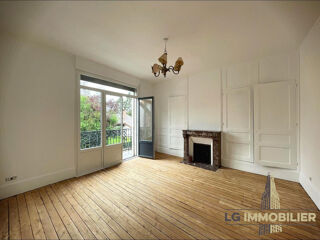  Maison à louer 6 pièces 210 m²