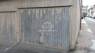  Parking / Garage � vendre 165 m� Firminy