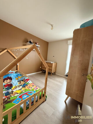  Appartement à louer 4 pièces 84 m²