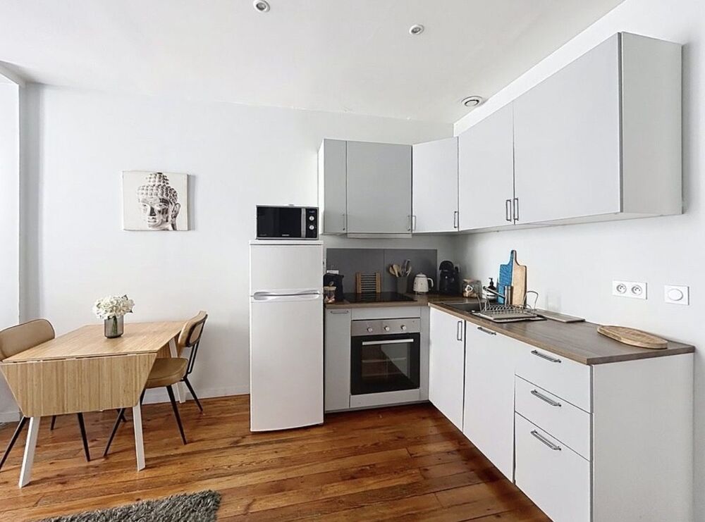 Vente Appartement Appartement T3 rénové de 40m2 avec vue sur les toits de Bordea Bordeaux