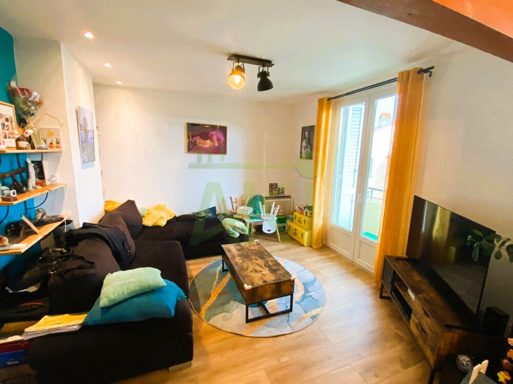 Vente Appartement T3/4 rénové avec vue dégagée sur la ville et le port Ajaccio