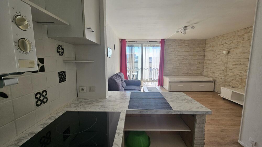 Location Appartement Appartement meublé avec loggia proche plages Saint-laurent-du-var