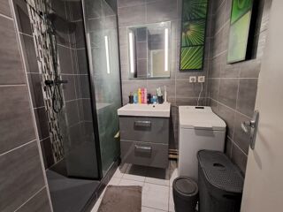  Appartement à louer 3 pièces 64 m²