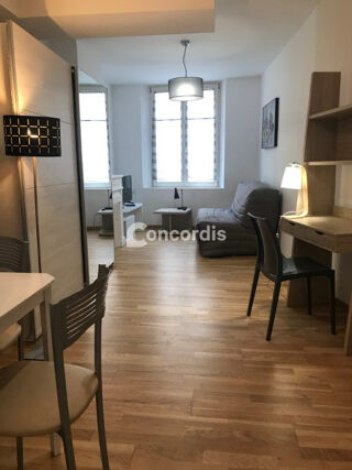 Appartement à louer 1 pièce 32 m²