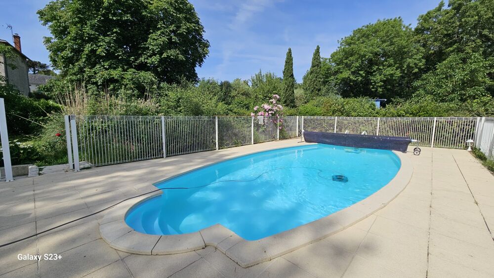 ELEGANTE MAISON EN PIERRE AVEC JARDIN ET PISCINE