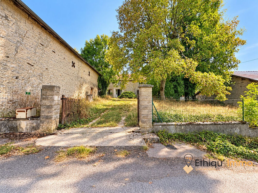 Vente Maison Maison de caractère à rénover – Beaux volumes, piscine et v Daillancourt