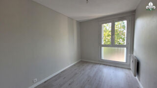  Appartement à louer 4 pièces 80 m²