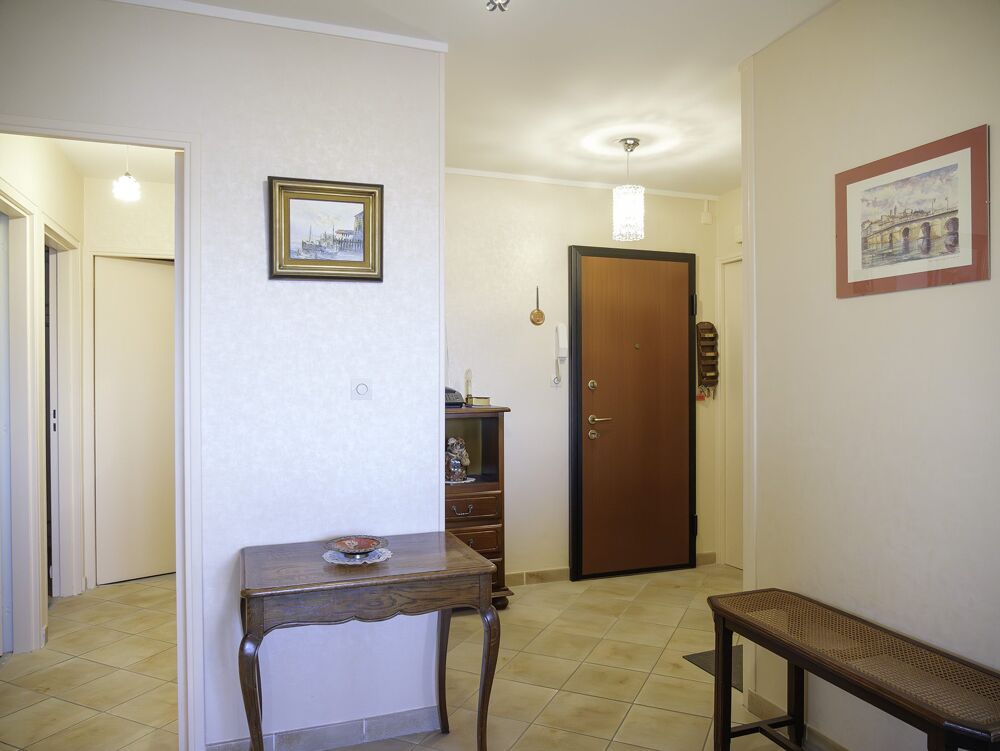 Spacieux appartement avec vue dégagée