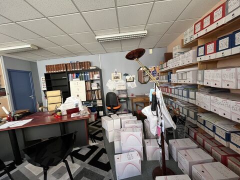   VENTE murs d'un magnifique local professionnel dans un bel empla 