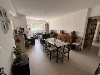  Appartement à louer 3 pièces 65 m²