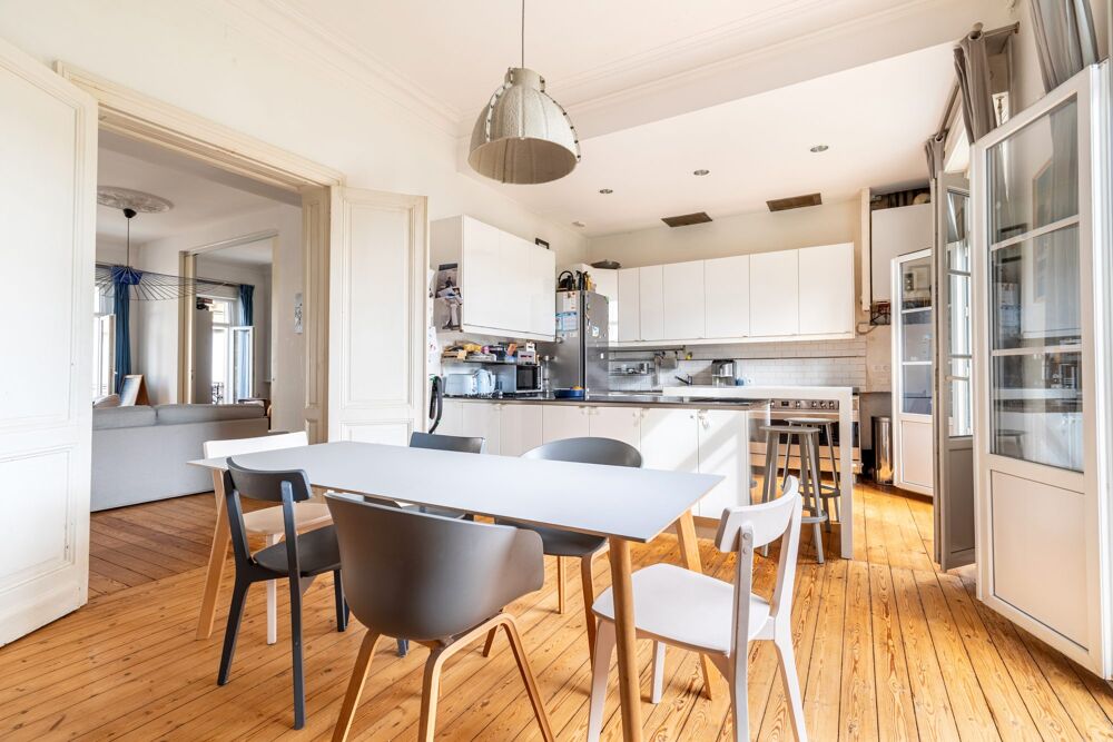 Vente Appartement Sublime appartement bourgeois de 154m2 avec terrasse et parking Bordeaux