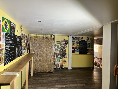 Location d'un local commercial avec cour dans le centre-ville de 950 87000 Limoges
