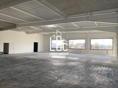 Ch&acirc;teaubriant - Local commercial 477 m&sup2; &agrave; louer 3657 44110 Châteaubriant