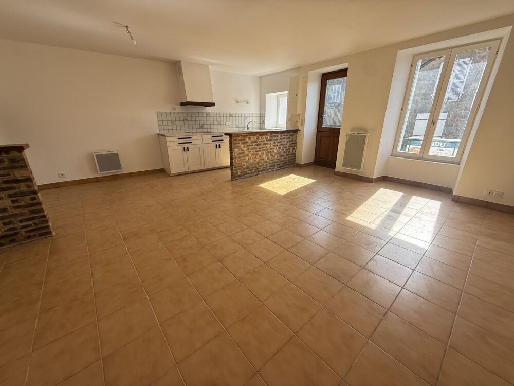EXCLUSIVITE COMBOURG Maison de ville de 93 m² habitables, 105 m