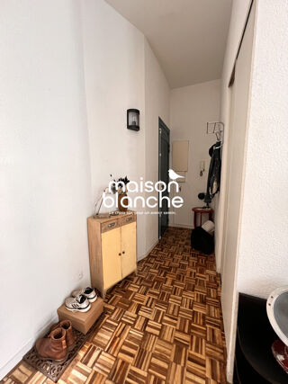  Appartement à louer 4 pièces 87 m²