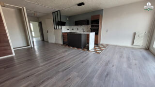  Appartement à louer 4 pièces 80 m²