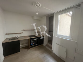  Appartement à louer 2 pièces 82 m²