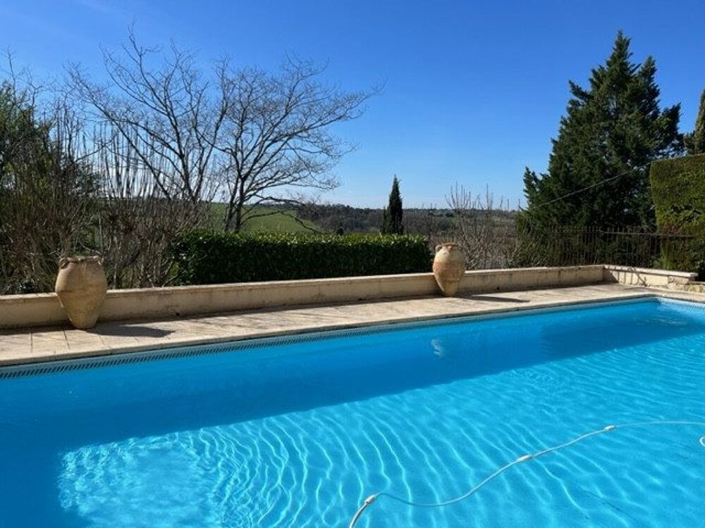 Historique maison en pierre avec piscine