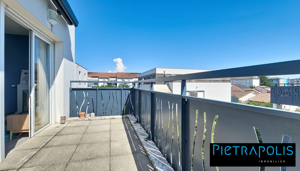 CLIMATISABLE - Dernière étage - T3 60 m² avec terrasse - Box