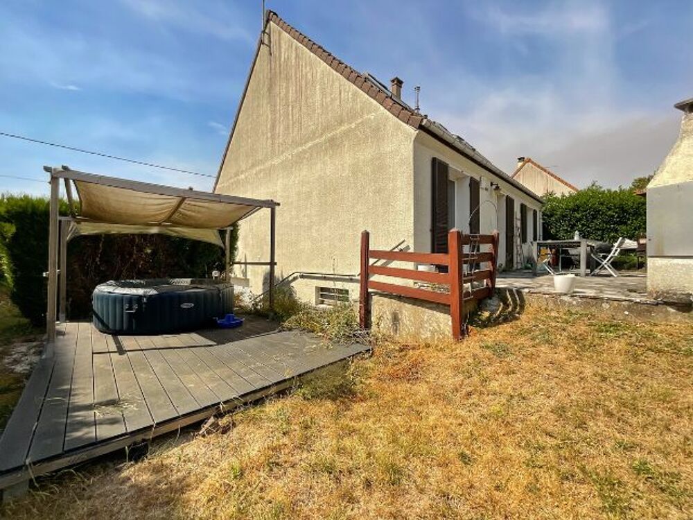 Vente Maison Maison familiale 5 chambres – Sous-sol total – Terrain 782 m Longnes