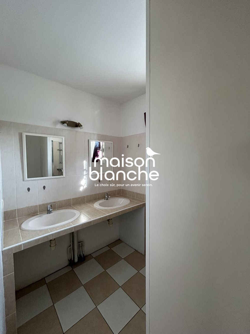 Vente Maison Maison plain-pied, trois chambres Coutras
