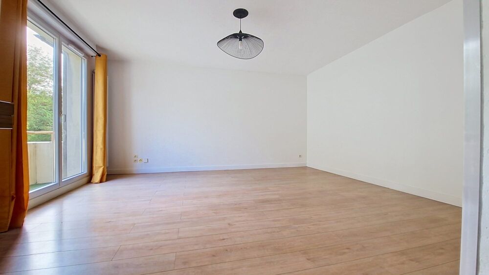 MAGNIFIQUE APPARTEMENT TYPE 4 AVEC BALCON /TERRASSE