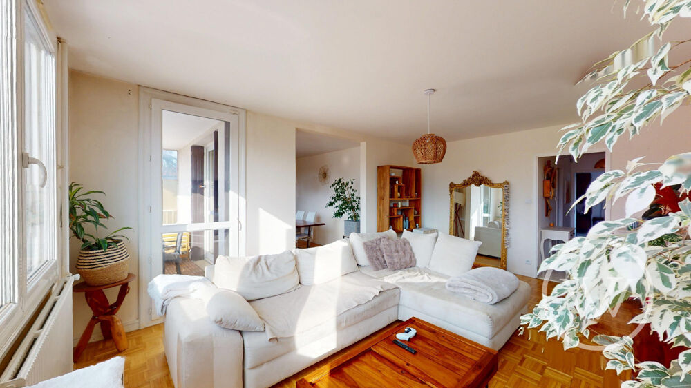 Appartement T4 de 96,12m² avec terrasse, balcon et cave, Valenc