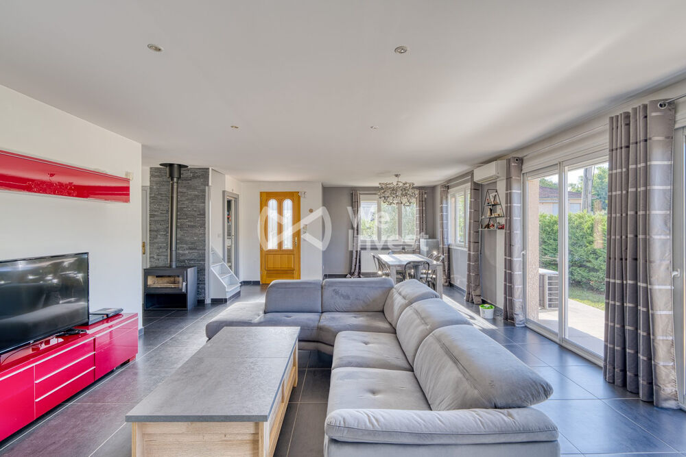 Vente Maison MEYZIEU - Maison familiale de 150 m² avec piscine, garage de 45 Meyzieu