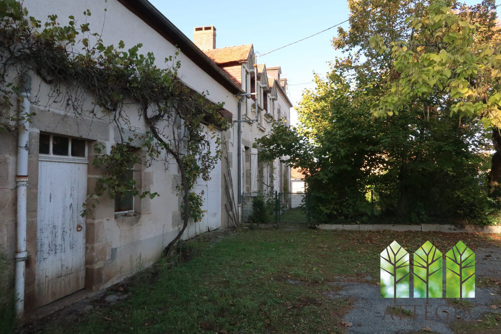 BELLE MAISON BOURGEOISE DANS BOURG DE GOUZON