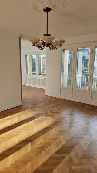  Appartement à louer 3 pièces 82 m²