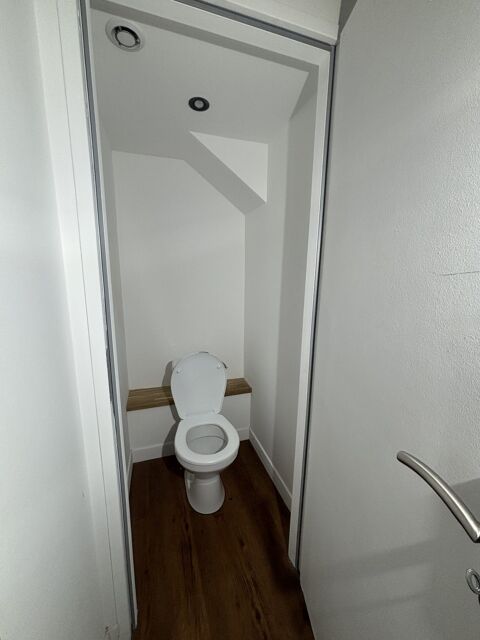  LOC Boutique N°1bis 40m² Sans Droit d'Entrée 