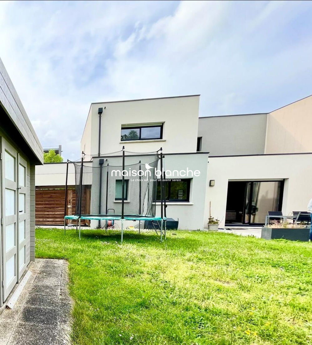 Maison 6 pièces 111 m² · à Montreuil-Juigné · 111 m² · 339 900 €
