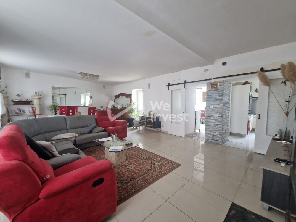 Maison 6 pièces 214 m² · à Noyant · 214 m² · 189 000 €