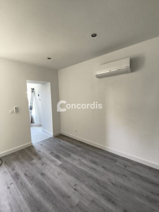  Appartement à louer 2 pièces 32 m²