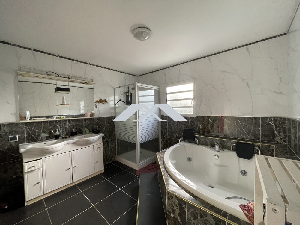 Maison familiale avec vue mer 137 m² Saint Benoit