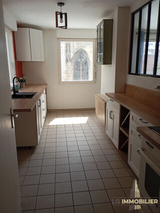  Appartement à louer 4 pièces 84 m²