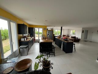  Maison à louer 7 pièces 254 m²