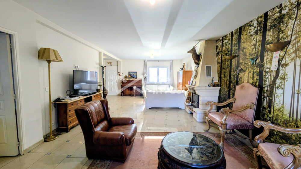 Vente Maison Maison familiale de 205 m² avec sous-sol, jardin et dépendance Houilles