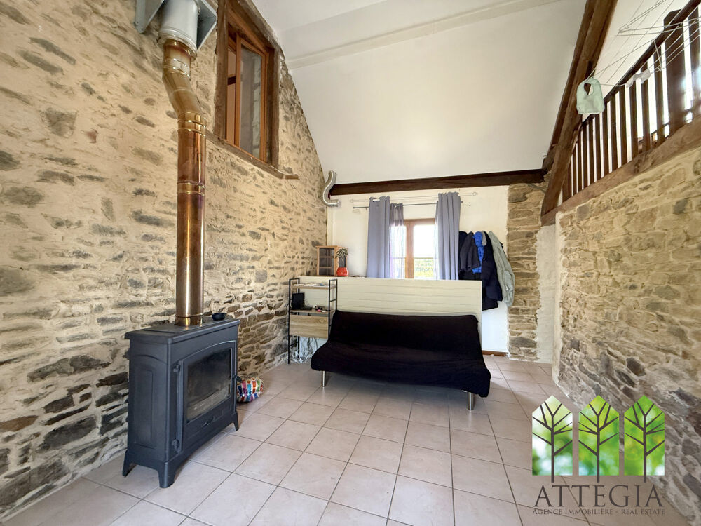 Maison de campagne avec 6 228 m² de terrain, au calme à Tercil