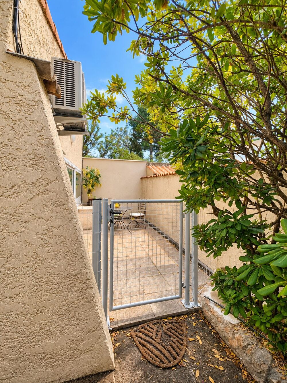 Location Maison Maison meublée 61 m² avec terrasse Eau et électricité compri Rognac