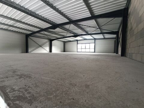   A 10 minutes LIMOGES, Proche Aéroport, Loc 430m² Commerce ! 