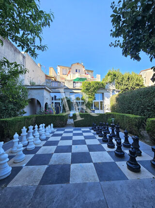  Maison � vendre 9 pi�ces 303 m�