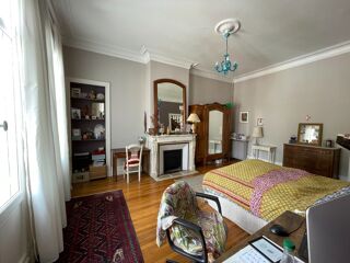  Maison à louer 7 pièces 204 m²