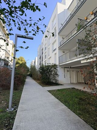  Appartement à louer 2 pièces 42 m²