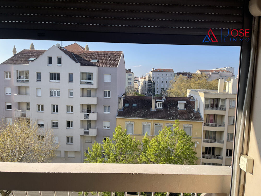 À deux pas de la gare Part-Dieu, T4 lumineux de 87 m² avec bal